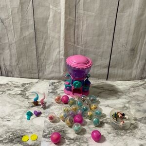 Squinkies Gumball dispenser machine w/24 Squinkies & 24 balls w/ 2 coins